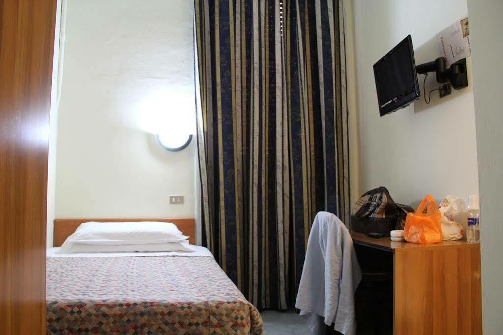 Albergo Leonardo Da Vinci Mailand Exterior foto