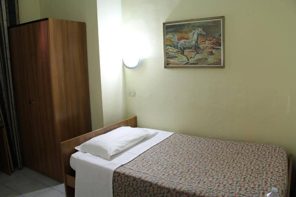 Albergo Leonardo Da Vinci Mailand Exterior foto