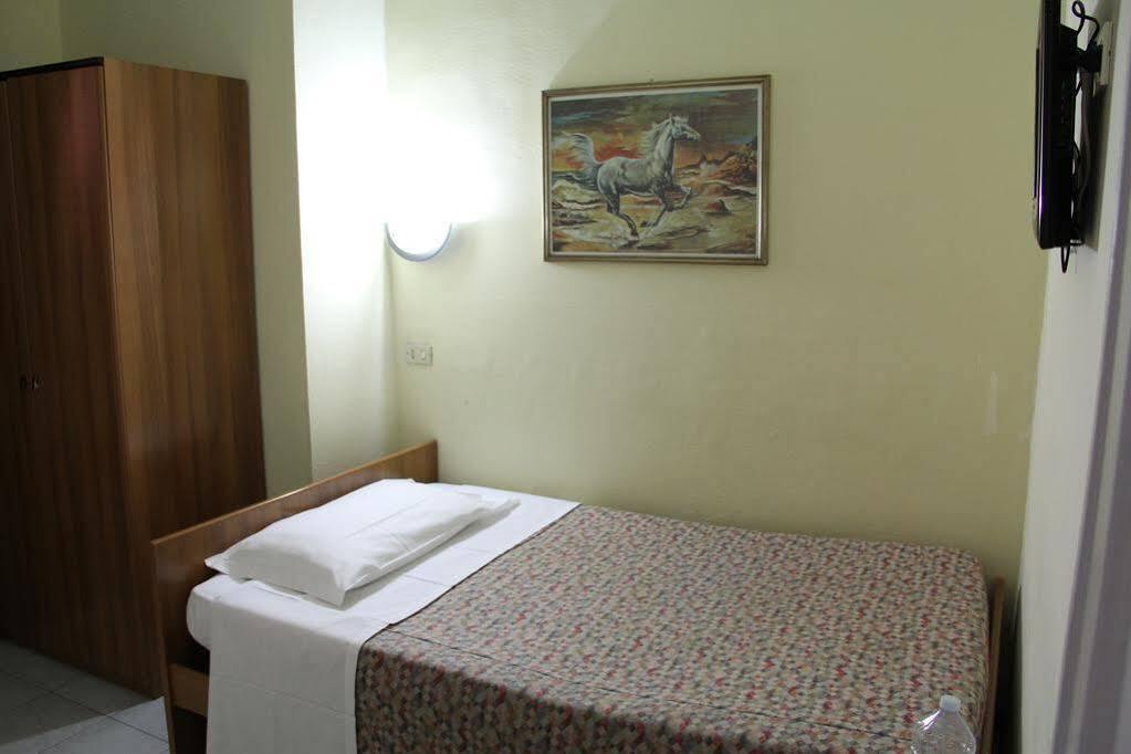 Albergo Leonardo Da Vinci Mailand Exterior foto