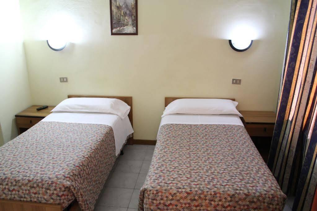 Albergo Leonardo Da Vinci Mailand Exterior foto